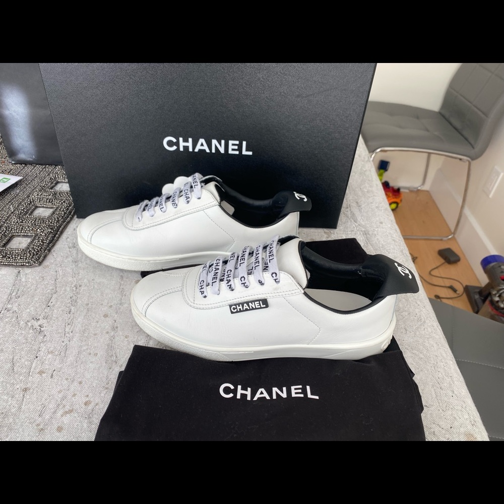Chanel - Picture 5 of 10